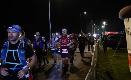Największe wyzwanie Festiwalu Biegowego! Bieg na 100 km wystartował w środku nocy - 84